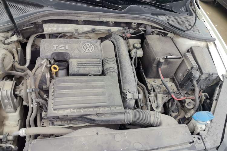 Used Volkswagen Lamando 2015 230TSI Manual Trend Edition Engine Bay