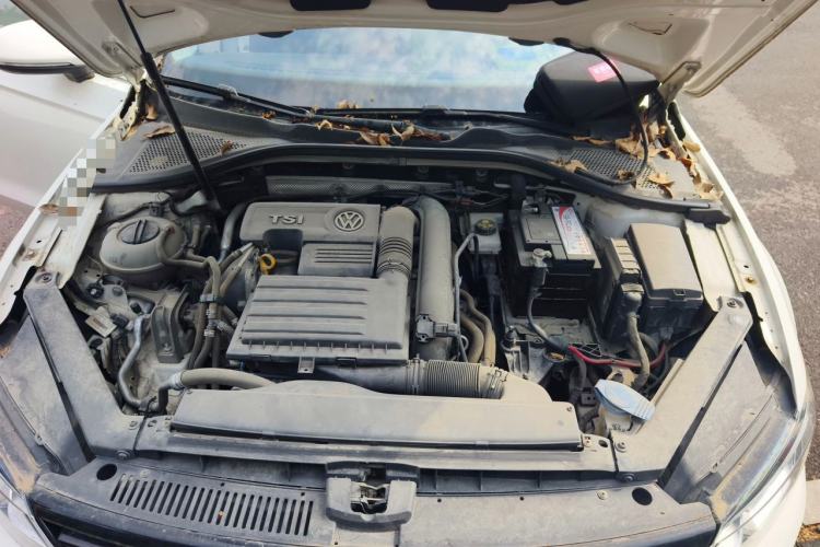 Used Volkswagen Lamando 2015 230TSI DSG Fashion Edition Engine Bay