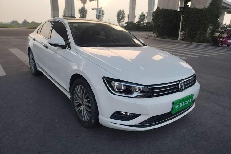 Used Volkswagen Lamando 2015 330TSI DSG Luxury Edition Exterior 1