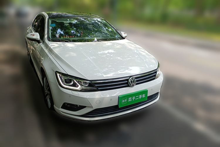 Used Volkswagen Lamando 2015 280TSI DSG Luxury Edition Exterior 2