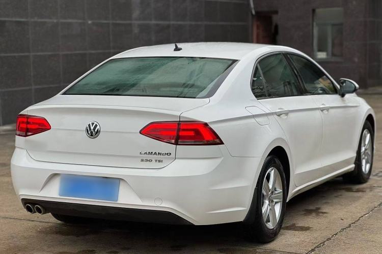 Used Volkswagen Lamando 2015 230TSI Manual Trend Edition Exterior 3