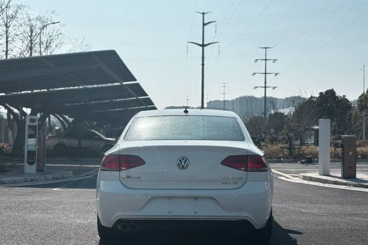Used Volkswagen Lamando 2015 280TSI DSG Comfort Edition Exterior 3