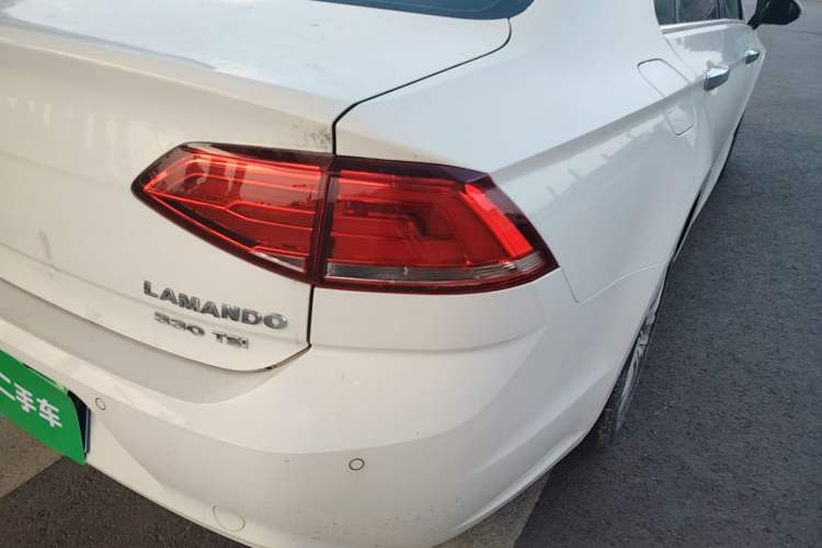 Used Volkswagen Lamando 2015 330TSI DSG Luxury Edition Exterior 3