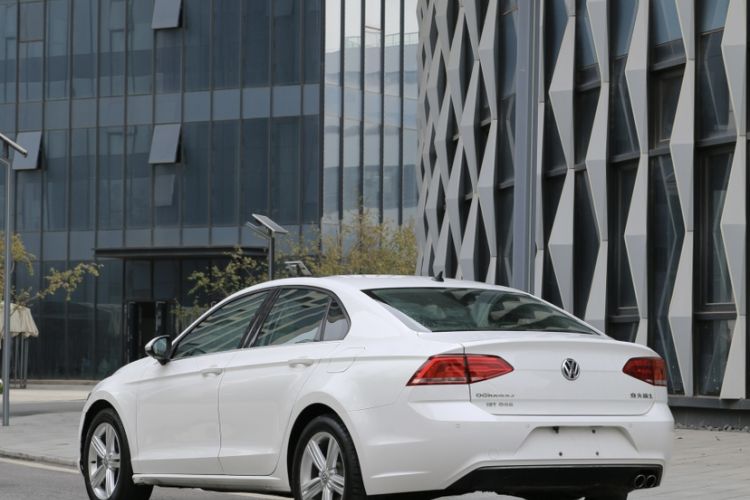 Used Volkswagen Lamando 2015 280TSI DSG Comfort Edition Exterior 3