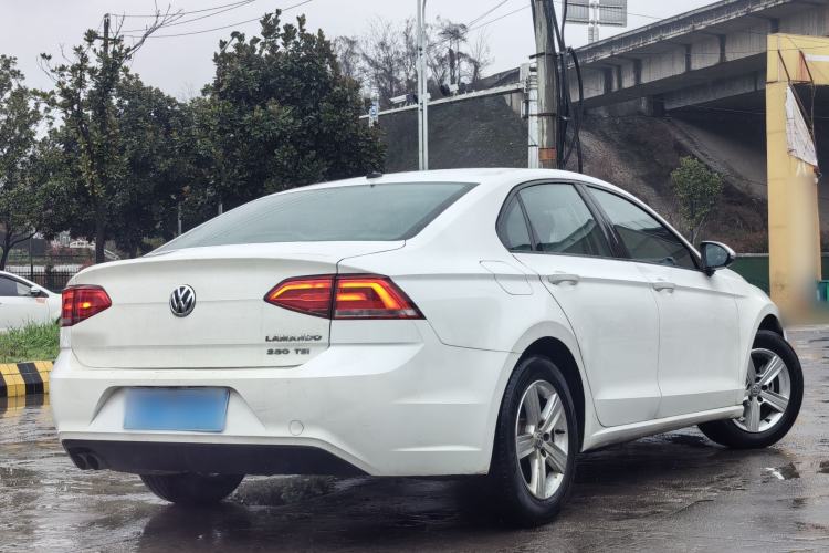 Used Volkswagen Lamando 2015 230TSI Manual Trend Edition Exterior 4