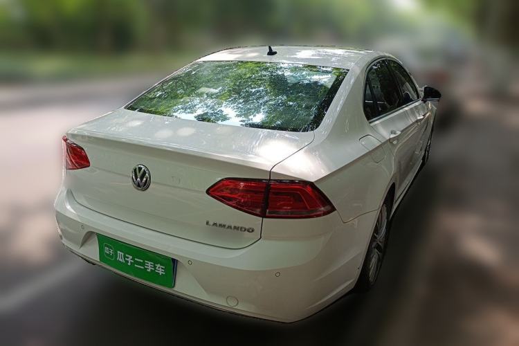 Used Volkswagen Lamando 2015 280TSI DSG Luxury Edition Exterior 5
