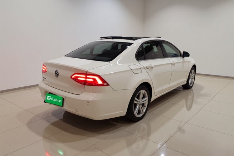 Used Volkswagen Lamando 2015 280TSI DSG Comfort Edition Exterior 5