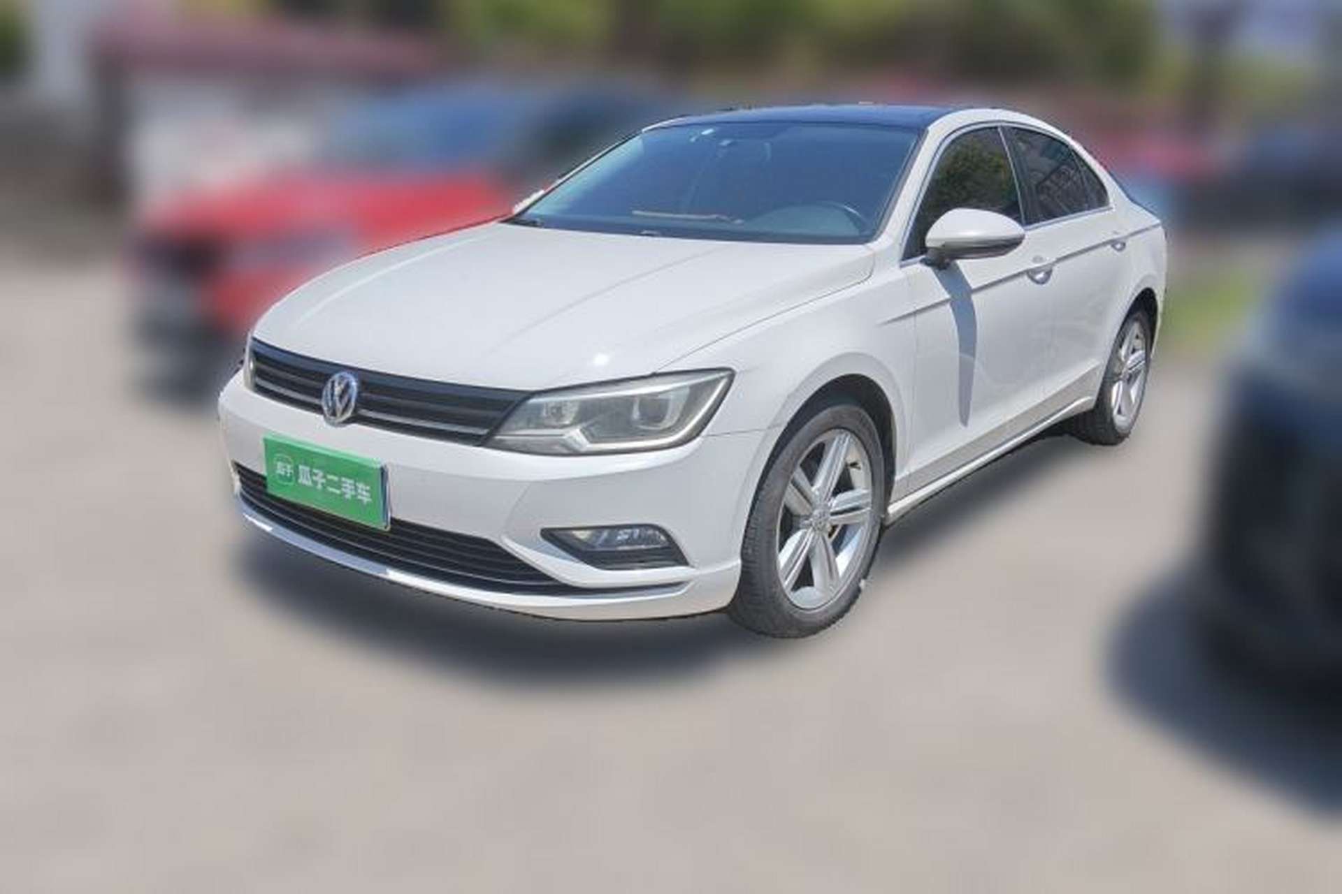 Used Volkswagen Lamando 2015 280TSI DSG Comfort Edition Front Left 45 Deg