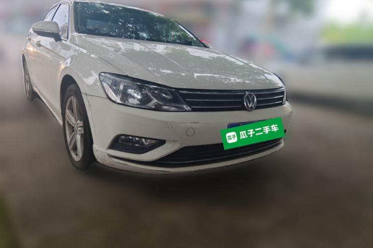 Used Volkswagen Lamando 2015 280TSI DSG Comfort Edition Front Right 45 Deg
