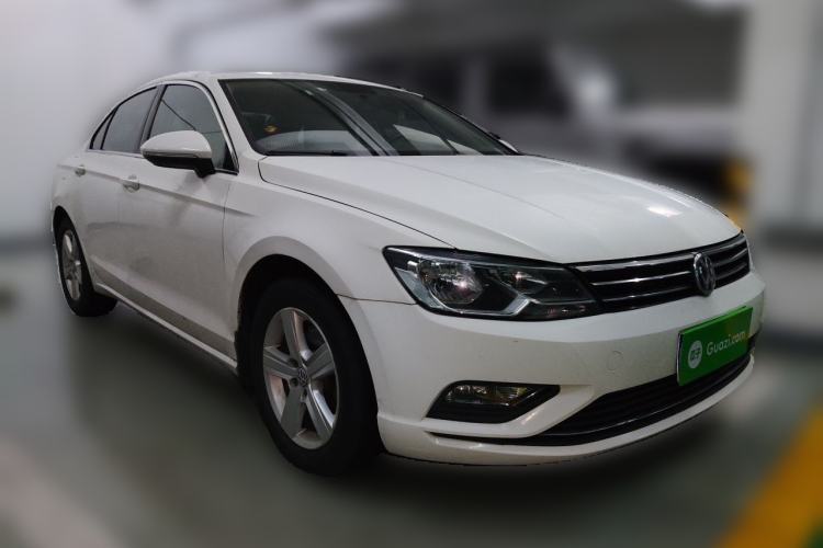 Used Volkswagen Lamando 2015 230TSI DSG Fashion Edition Front Right 45 Deg