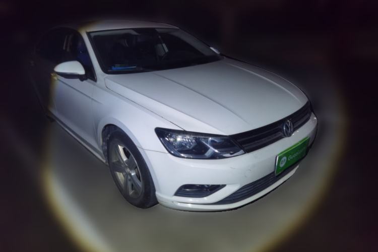 Used Volkswagen Lamando 2015 230TSI DSG Fashion Edition Front Right 45 Deg