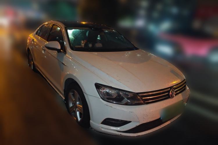 Used Volkswagen Lamando 2015 230TSI DSG Fashion Edition Front Right 45 Deg