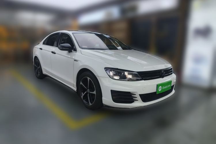 Used Volkswagen Lamando 2015 230TSI DSG Fashion Edition Front Right 45 Deg