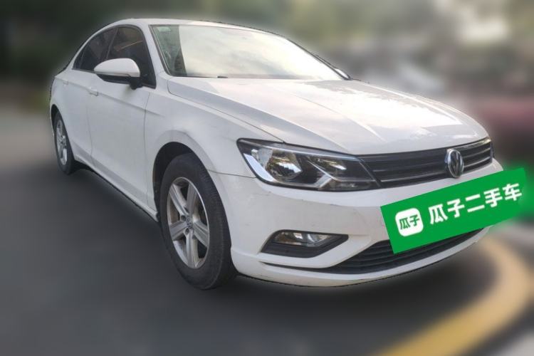 Used Volkswagen Lamando 2015 230TSI DSG Fashion Edition Front Right 45 Deg