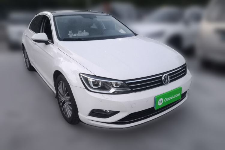 Used Volkswagen Lamando 2015 330TSI DSG Luxury Edition Front Right 45 Deg