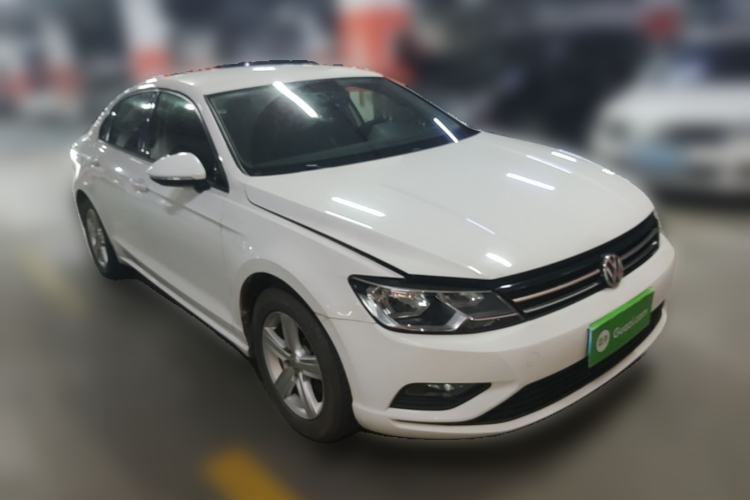 Used Volkswagen Lamando 2015 230TSI DSG Fashion Edition Front Right 45 Deg