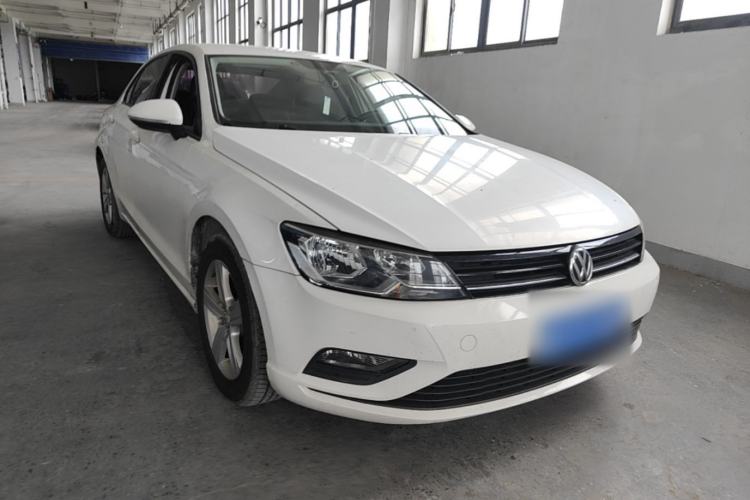 Used Volkswagen Lamando 2015 230TSI DSG Fashion Edition Front Right 45 Deg
