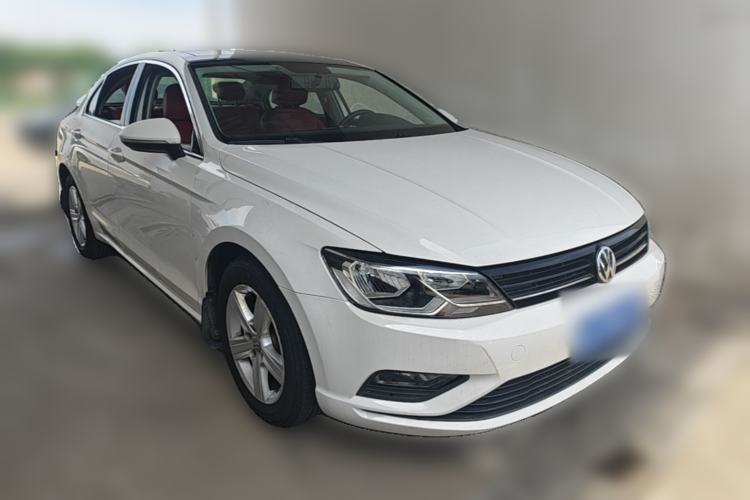 Used Volkswagen Lamando 2015 230TSI DSG Fashion Edition Front Right 45 Deg