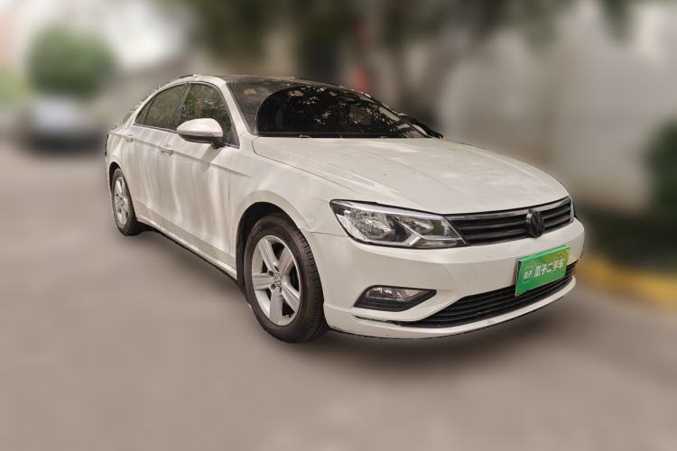 Used Volkswagen Lamando 2015 230TSI DSG Fashion Edition Front Right 45 Deg