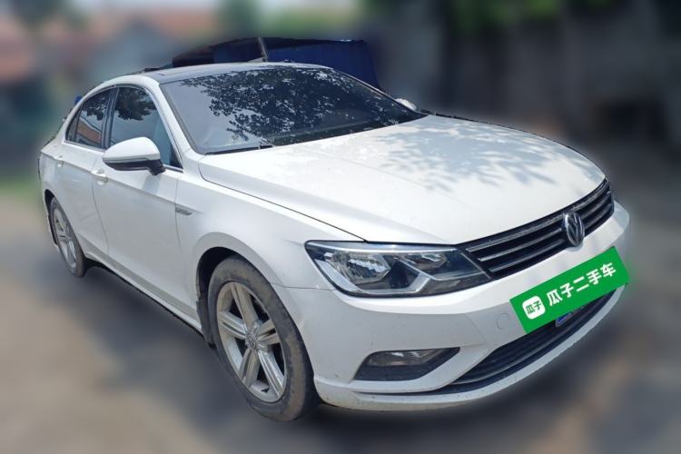 Used Volkswagen Lamando 2015 280TSI DSG Comfort Edition Front Right 45 Deg