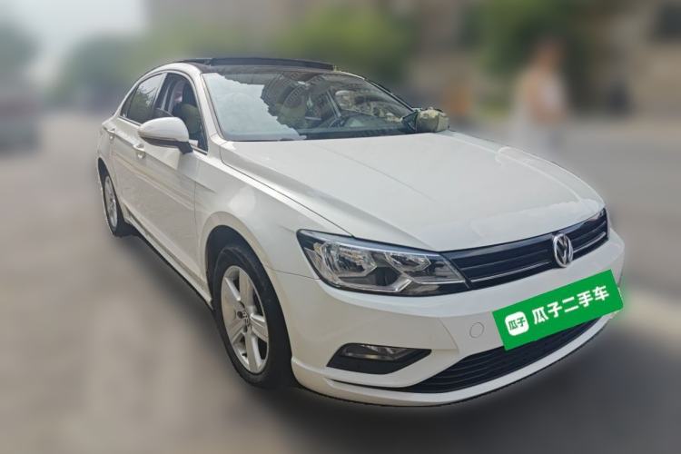Used Volkswagen Lamando 2015 230TSI DSG Fashion Edition Front Right 45 Deg