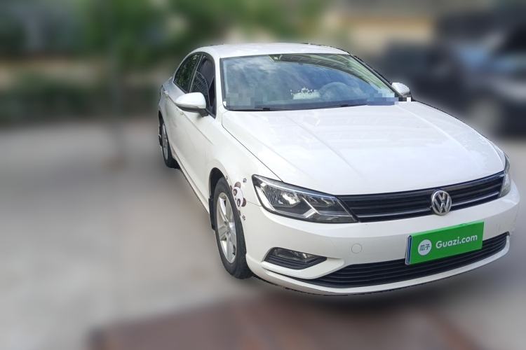 Used Volkswagen Lamando 2015 230TSI DSG Fashion Edition Front Right 45 Deg