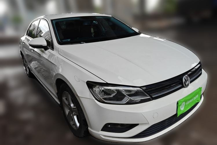 Used Volkswagen Lamando 2015 230TSI DSG Fashion Edition Front Right 45 Deg