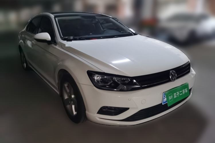Used Volkswagen Lamando 2015 230TSI DSG Fashion Edition Front Right 45 Deg