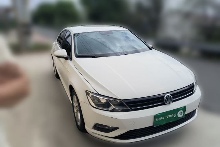 Used Volkswagen Lamando 2015 230TSI DSG Fashion Edition Front Right 45 Deg