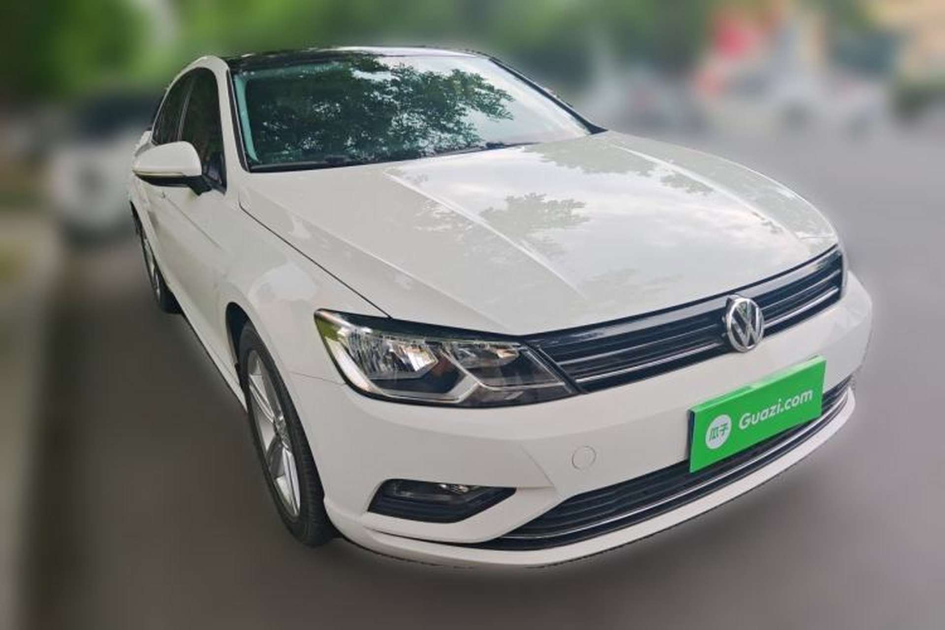 Used Volkswagen Lamando 2015 280TSI DSG Comfort Edition Front Right 45 Deg