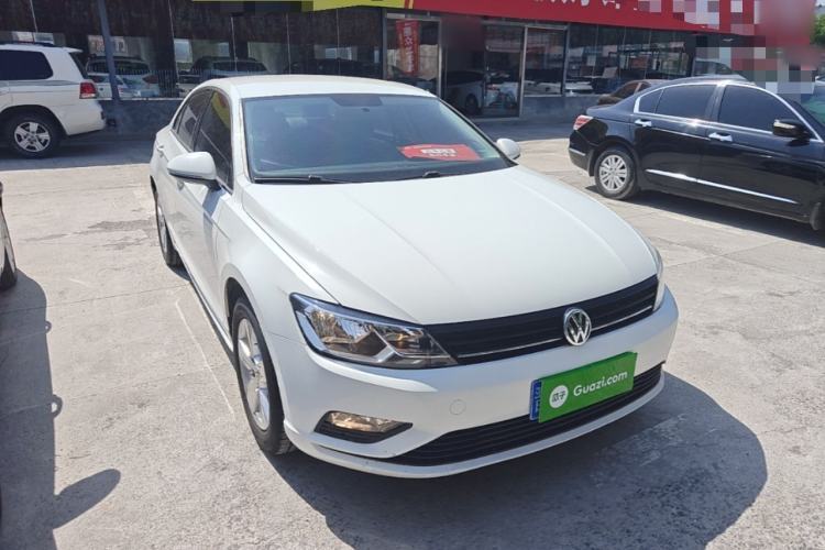 Used Volkswagen Lamando 2015 230TSI DSG Fashion Edition Front Right 45 Deg