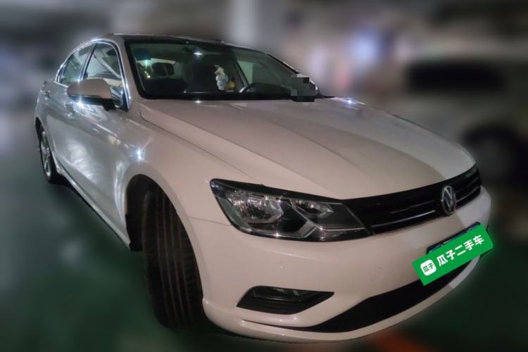 Used Volkswagen Lamando 2015 230TSI DSG Fashion Edition Front Right 45 Deg