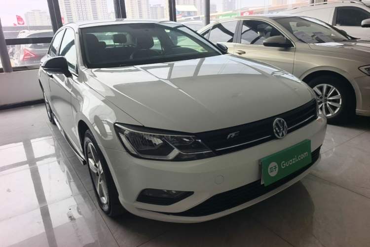 Used Volkswagen Lamando 2015 230TSI DSG Fashion Edition Front Right 45 Deg