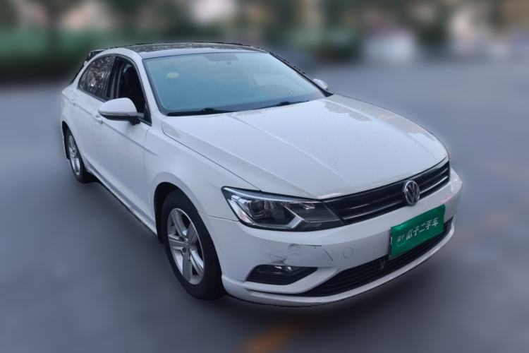 Used Volkswagen Lamando 2015 230TSI DSG Fashion Edition Front Right 45 Deg
