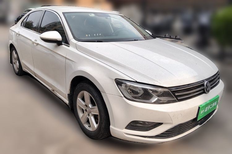 Used Volkswagen Lamando 2015 230TSI DSG Fashion Edition Front Right 45 Deg