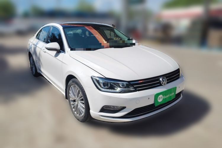 Used Volkswagen Lamando 2015 280TSI DSG Luxury Edition Front Right 45 Deg
