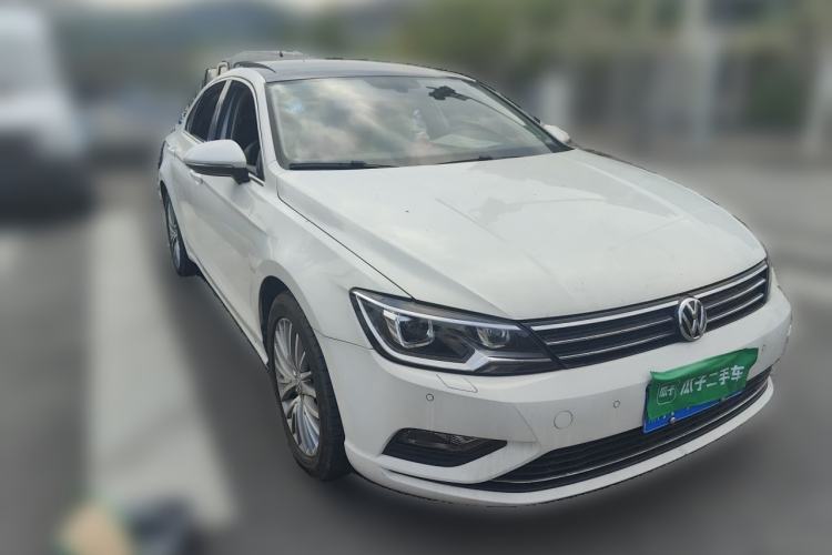 Used Volkswagen Lamando 2015 280TSI DSG Luxury Edition Front Right 45 Deg