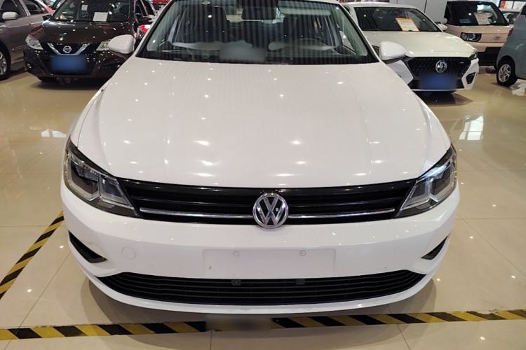 Used Volkswagen Lamando 2015 230TSI Manual Trend Edition Front