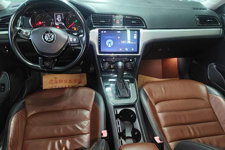 Used Volkswagen Lamando 2015 330TSI DSG Comfort Edition Gear Lever