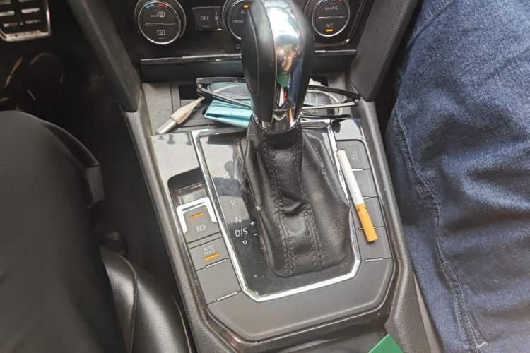 Used Volkswagen Lamando 2015 280TSI DSG Comfort Edition Gear Lever