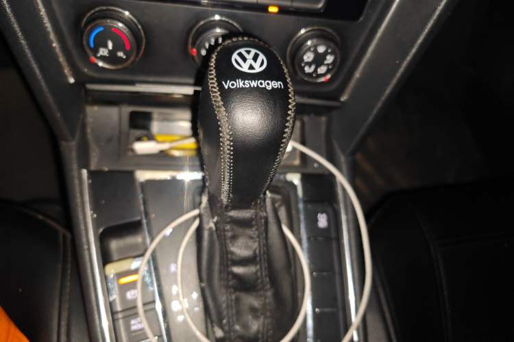 Used Volkswagen Lamando 2015 230TSI DSG Fashion Edition Gear Lever