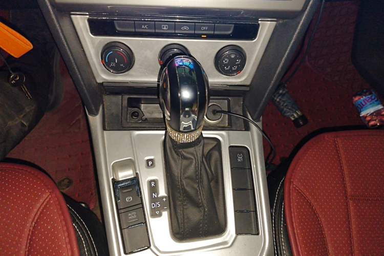 Used Volkswagen Lamando 2015 230TSI DSG Fashion Edition Gear Lever