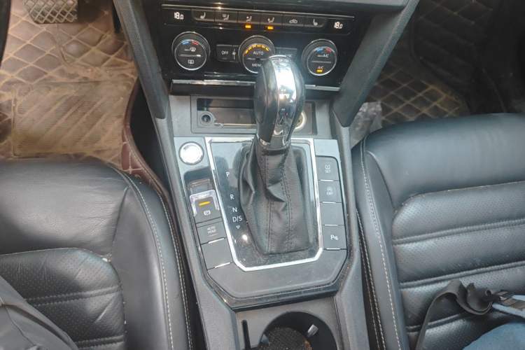 Used Volkswagen Lamando 2015 330TSI DSG Luxury Edition Gear Lever
