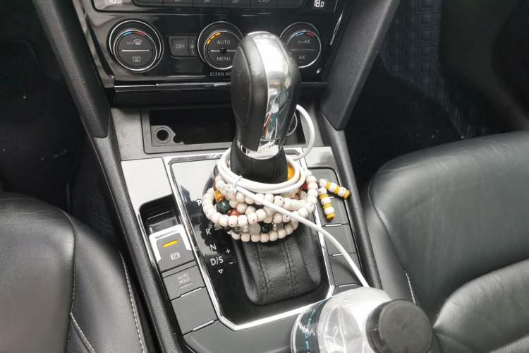 Used Volkswagen Lamando 2015 280TSI DSG Comfort Edition Gear Lever