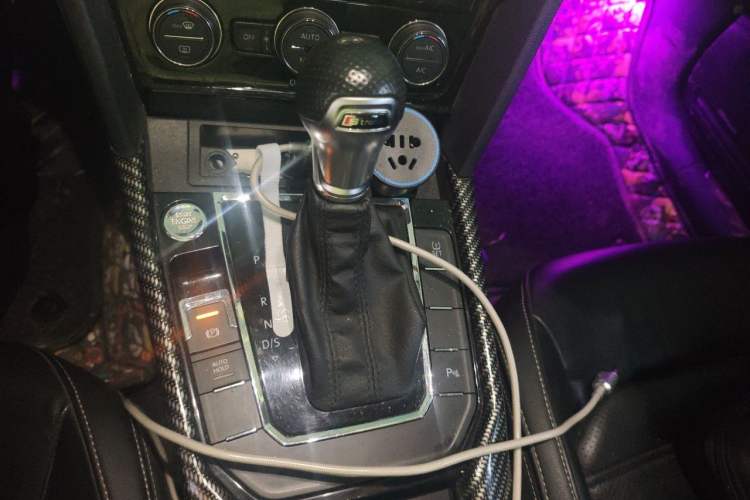 Used Volkswagen Lamando 2015 280TSI DSG Luxury Edition Gear Lever