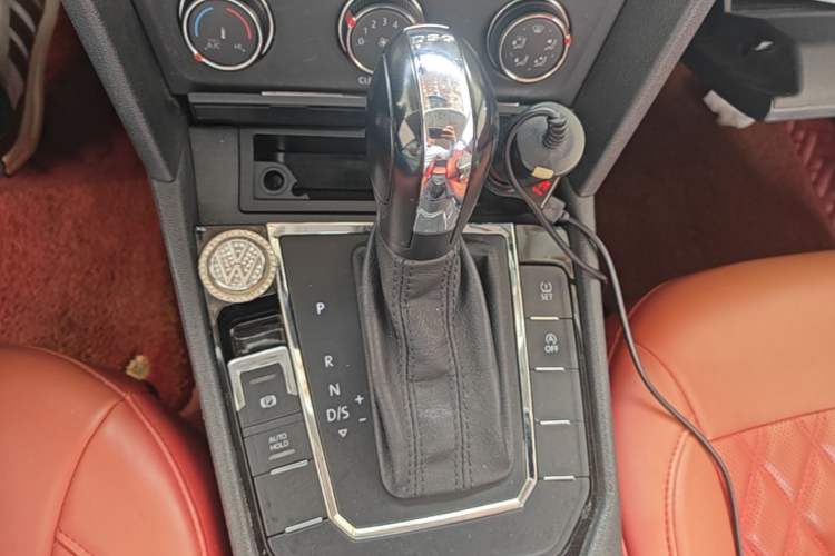 Used Volkswagen Lamando 2015 230TSI DSG Fashion Edition Gear Lever