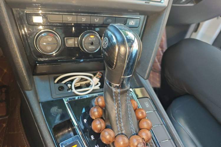 Used Volkswagen Lamando 2015 280TSI DSG Comfort Edition Gear Lever