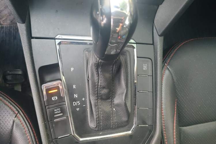 Used Volkswagen Lamando 2015 230TSI DSG Fashion Edition Gear Lever
