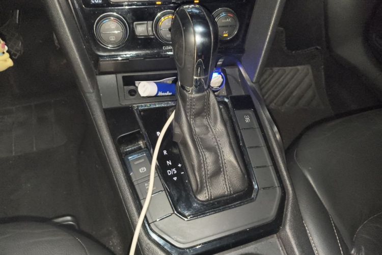 Used Volkswagen Lamando 2015 280TSI DSG Comfort Edition Gear Lever