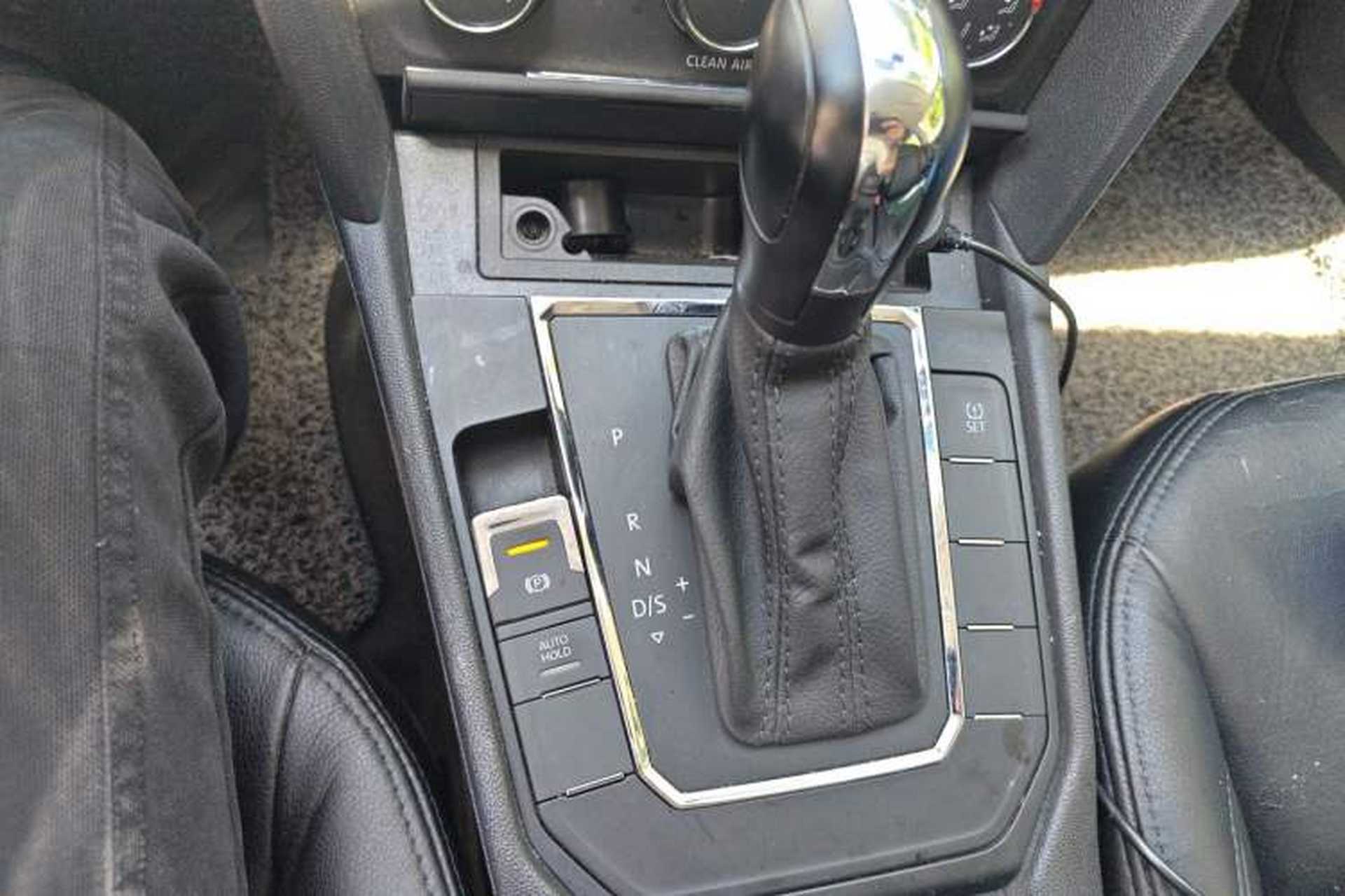 Used Volkswagen Lamando 2015 230TSI DSG Fashion Edition Gear Lever